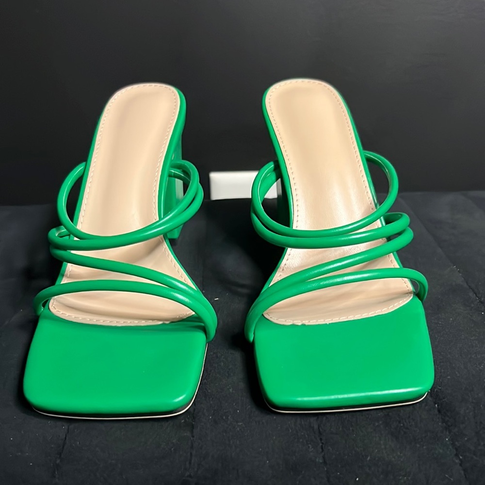 Minimalist Chunky Heeled Mule Heels